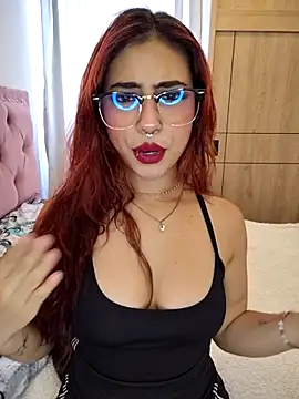 sarah lark  online show from October 3, 6:49 pm