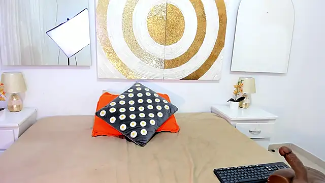 Michelle Lewis  online show from March 12, 1:06 pm