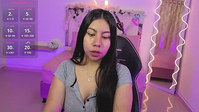 ZURY TAY online show from September 29, 11:48 am