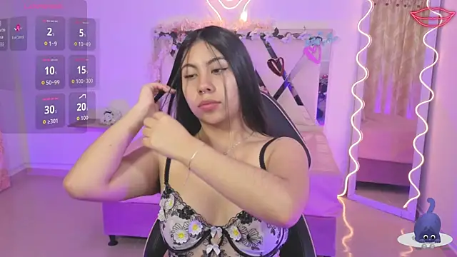 ZURY TAY online show from October 6, 11:51 am