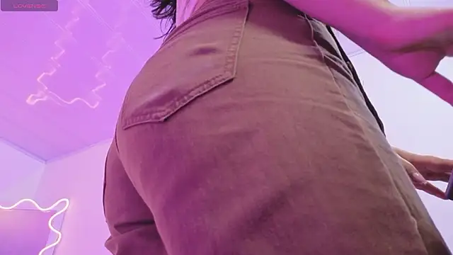 Snapshot of ZURY_TAY chatting on February 27, 11:43 am ZURY TAY online show from February 27, 11:43 am