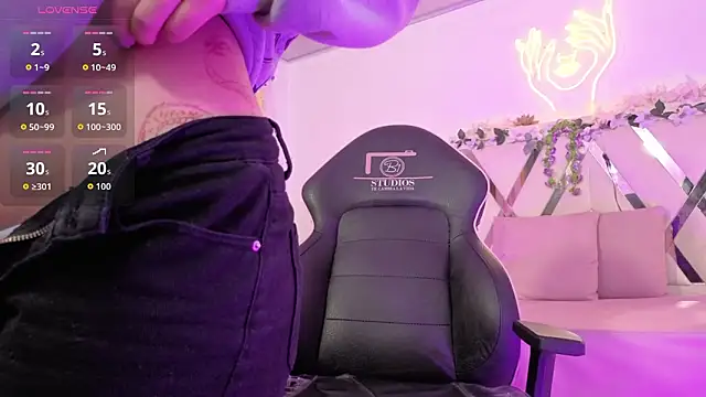 Snapshot of ZURY_TAY chatting on March 11, 11:49 am ZURY TAY online show from March 11, 11:49 am