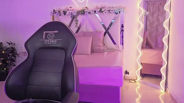 Snapshot of ZURY_TAY chatting on March 30, 11:55 am ZURY TAY online show from March 30, 11:55 am