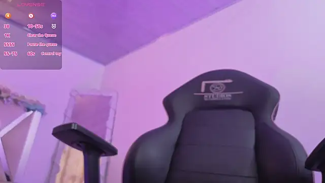 Snapshot of ZURY_TAY chatting on April 1, 1:41 pm ZURY TAY online show from April 1, 1:41 pm