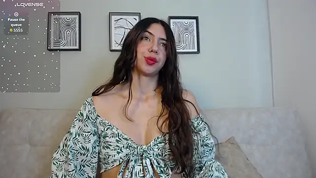 Valkiria lips online show from September 12, 8:31 pm