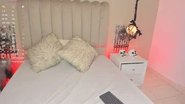 Dani rosse  online show from October 23, 12:37 pm