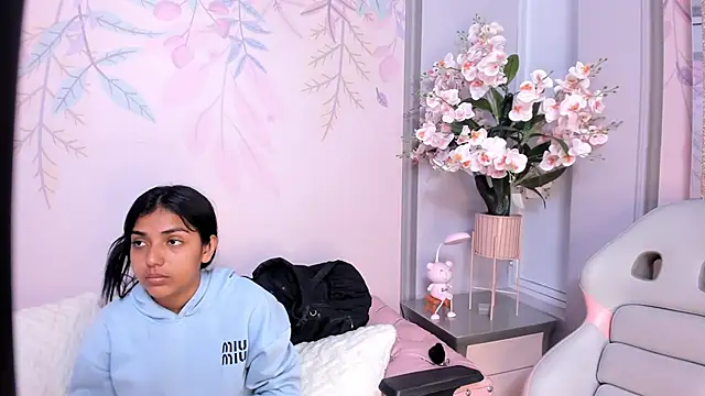 Jessgarcia  online show from October 1, 9:15 am