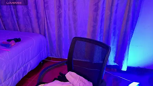 Eymmy 24 online show from December 16, 1:43 am