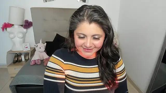 TifanyAmazinng online show from March 31, 1:33 pm