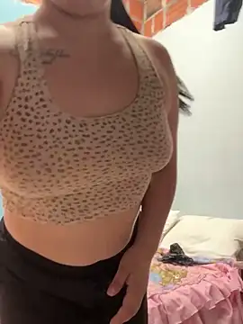 Snapshot of Moon-Lice chatting on January 5, 8:12 pm Moon-Lice online show from January 5, 8:12 pm