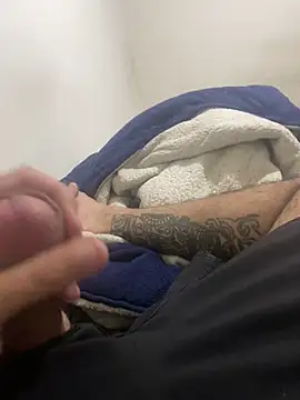 Snapshot of Silvaap9322 chatting on March 30, 12:33 am Silvaap9322 online show from March 30, 12:33 am