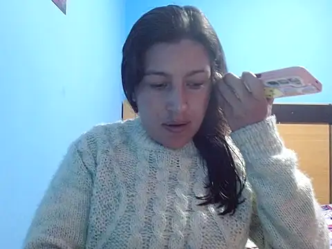 Snapshot of SarahFriendly chatting on April 14, 4:35 pm SarahFriendly online show from April 14, 4:35 pm
