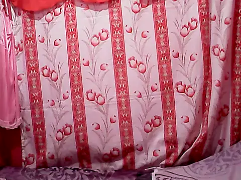Snapshot of Sexylyka30 chatting on February 12, 10:38 pm Sexylyka30 online show from February 12, 10:38 pm
