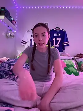 Snapshot of babygingerboo chatting on March 25, 7:20 pm babygingerboo online show from March 25, 7:20 pm