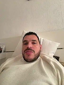 Snapshot of elvergon2023 chatting on February 21, 2:29 pm elvergon2023 online show from February 21, 2:29 pm