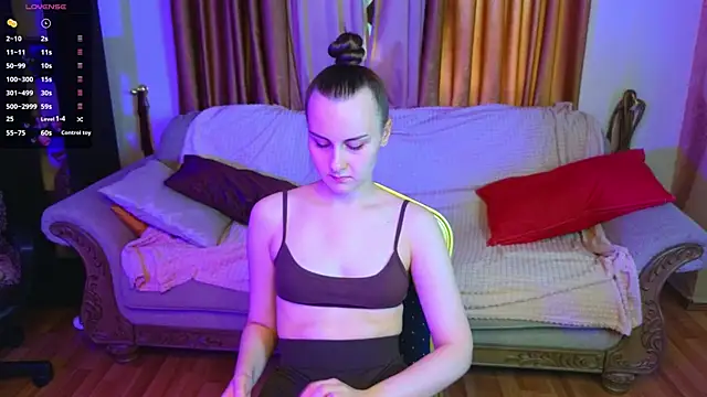 Kelly Cartier online show from October 3, 11:29 am