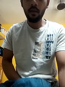 Snapshot of mayur_raaje chatting on April 23, 9:52 am mayur raaje online show from April 23, 9:52 am