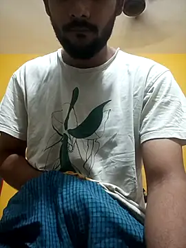Snapshot of mayur_raaje chatting on May 4, 10:33 am mayur raaje online show from May 4, 10:33 am