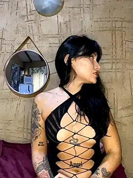 jepetitoiseau online show from October 21, 7:03 pm