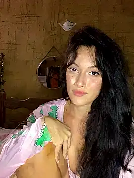 Snapshot of jepetitoiseau chatting on June 9, 9:59 pm jepetitoiseau online show from June 9, 9:59 pm