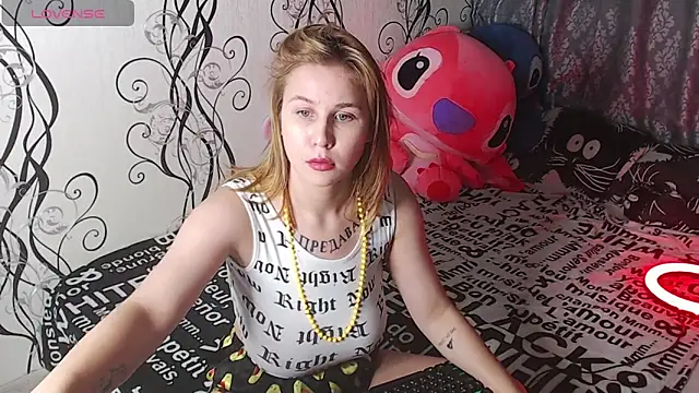 Snapshot of RoyAngela chatting on September 24, 8:45 pm RoyAngela online show from September 24, 8:45 pm