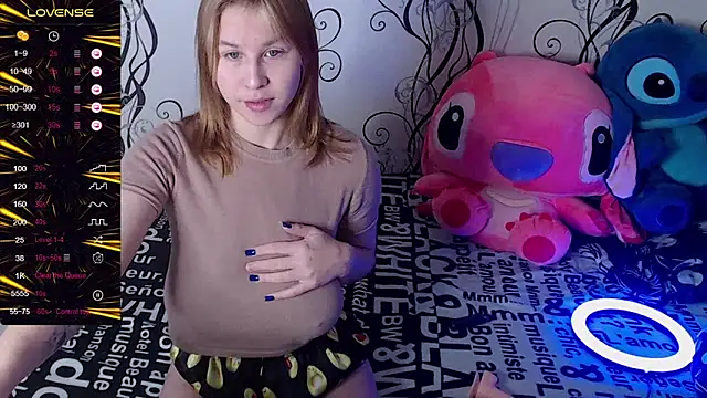 Snapshot of RoyAngela chatting on October 5, 7:28 am RoyAngela online show from October 5, 7:28 am