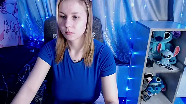 Snapshot of RoyAngela chatting on February 6, 5:01 am RoyAngela online show from February 6, 5:01 am