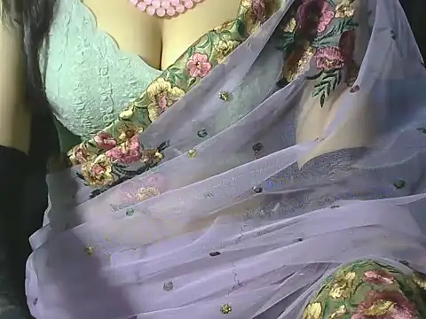Snapshot of sheetal-sheetal95 chatting on June 2, 5:04 pm sheetal-sheetal95 online show from June 2, 5:04 pm