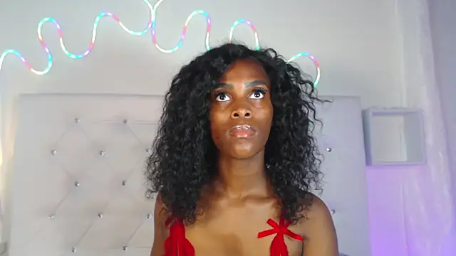 Snapshot of tatixxxvega chatting on September 25, 2:10 pm tatixxxvega online show from September 25, 2:10 pm