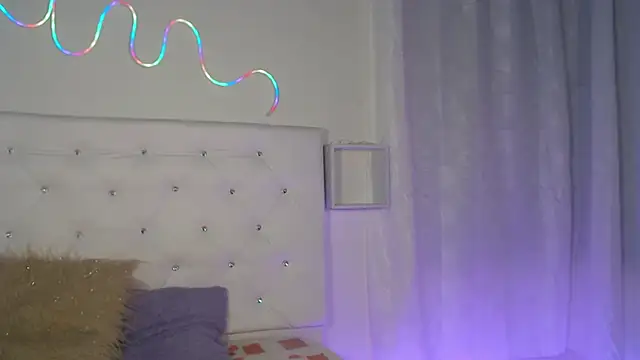 Snapshot of tatixxxvega chatting on October 1, 1:28 pm tatixxxvega online show from October 1, 1:28 pm