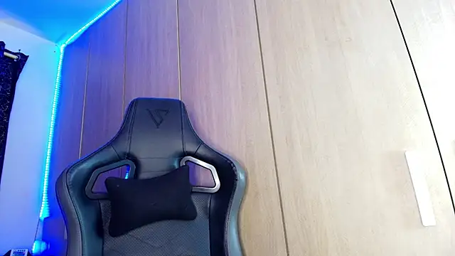 Snapshot of Latin_goddsexxx chatting on March 3, 5:35 am Latin goddsexxx online show from March 3, 5:35 am