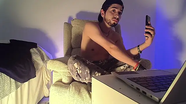 Dimax xxx online show from December 17, 11:00 pm