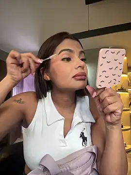 Snapshot of IrinaVelvet chatting on October 23, 3:11 pm IrinaVelvet online show from October 23, 3:11 pm