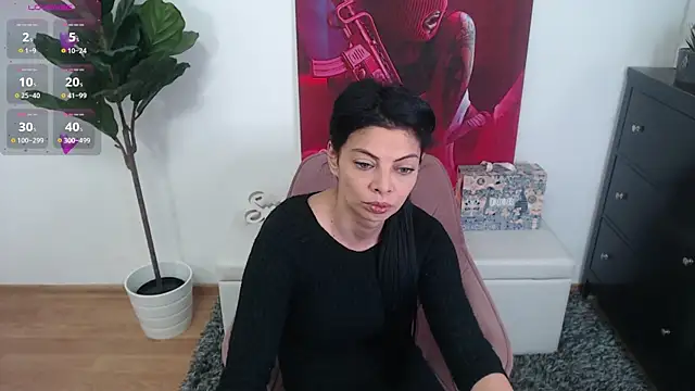 Snapshot of LadyLiia chatting on April 3, 7:17 am LadyLiia online show from April 3, 7:17 am