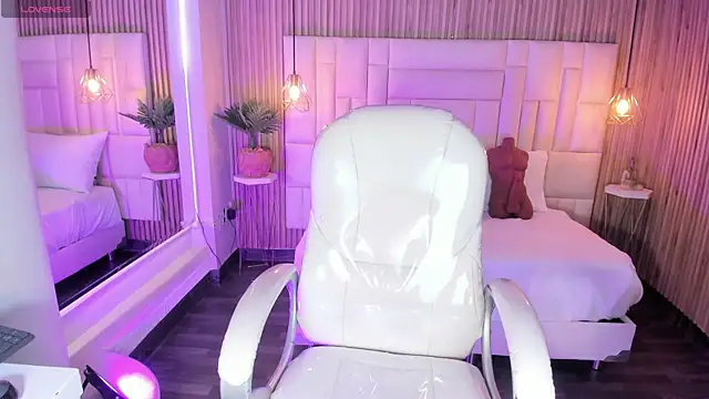 DulceGreem online show from December 18, 11:38 am