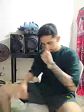 Snapshot of giannis090 chatting on September 21, 9:11 am giannis090 online show from September 21, 9:11 am