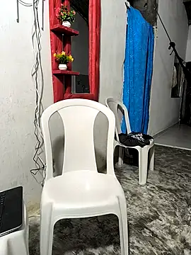 Snapshot of giannis090 chatting on October 4, 5:27 am giannis090 online show from October 4, 5:27 am