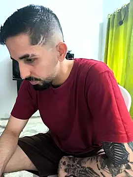 Snapshot of giannis090 chatting on October 12, 9:58 pm giannis090 online show from October 12, 9:58 pm