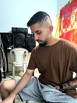 Snapshot of giannis090 chatting on October 25, 9:53 pm giannis090 online show from October 25, 9:53 pm