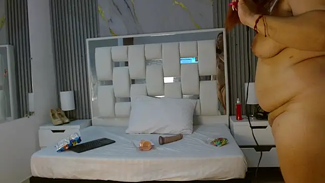 VanessaHard as online show from September 21, 7:15 pm