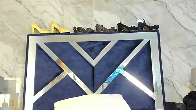 Snapshot of VanessaHard_as chatting on February 19, 7:43 pm VanessaHard as online show from February 19, 7:43 pm