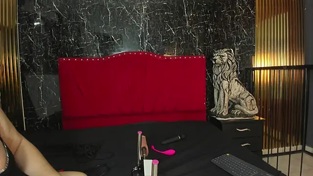 Snapshot of VanessaHard_as chatting on March 9, 3:32 am VanessaHard as online show from March 9, 3:32 am