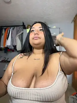 Snapshot of Nicky-222 chatting on July 29, 1:42 pm Nicky-222 online show from July 29, 1:42 pm