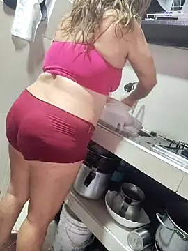 rubi 49 online show from March 8, 9:40 pm