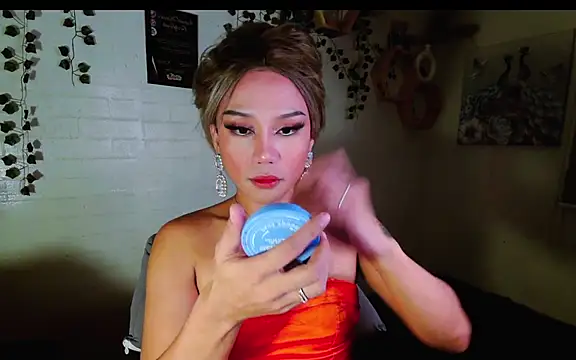 Snapshot of YourNikkieXxx chatting on October 6, 3:31 pm YourNikkieXxx online show from October 6, 3:31 pm