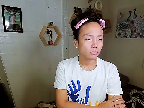 Snapshot of YourNikkieXxx chatting on October 11, 4:49 pm YourNikkieXxx online show from October 11, 4:49 pm