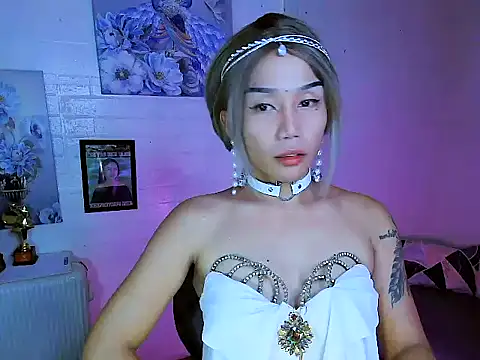 Snapshot of YourNikkieXxx chatting on October 16, 11:22 am YourNikkieXxx online show from October 16, 11:22 am