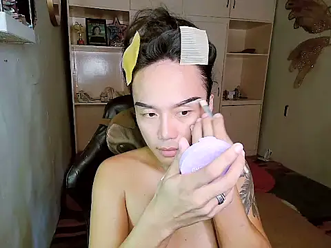 Snapshot of YourNikkieXxx chatting on October 30, 7:21 am YourNikkieXxx online show from October 30, 7:21 am