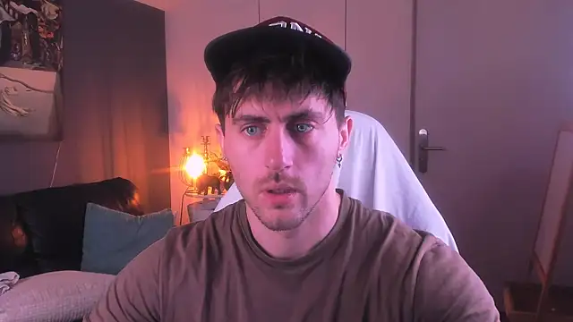 Oscar Miller  online show from September 28, 9:09 pm