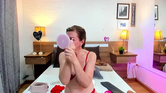 JenniferAuriston online show from May 10, 1:38 pm